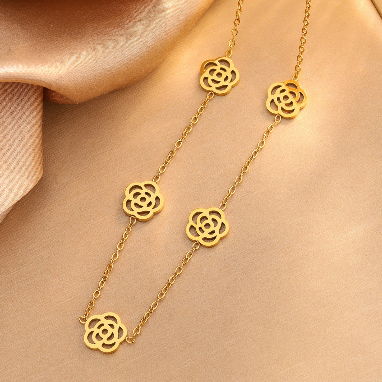 Parure de bijoux florale en acier inoxydable 304 plaqué or 18K – Collier, bracelet et boucles d’oreilles élégants pour femme