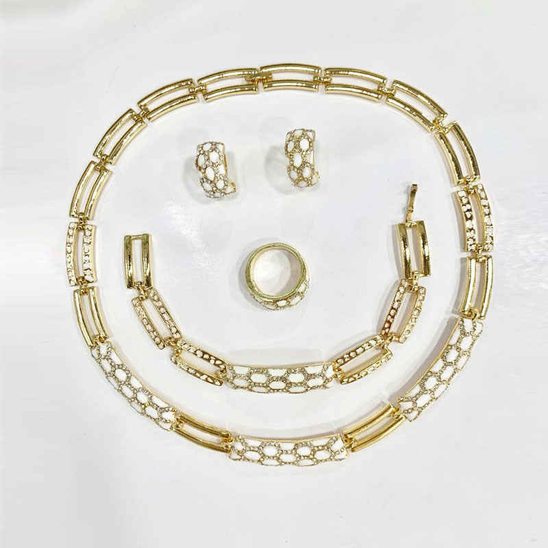 Parure chaîne serpent plaquée or – Élégance européenne et américaine