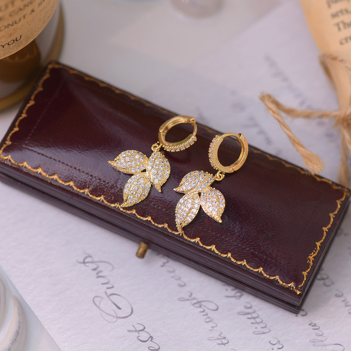 Boucles d’Oreilles Feuille Dorée Femme – Bijoux Élégants avec Zircon Brillant | Style Nature Chic