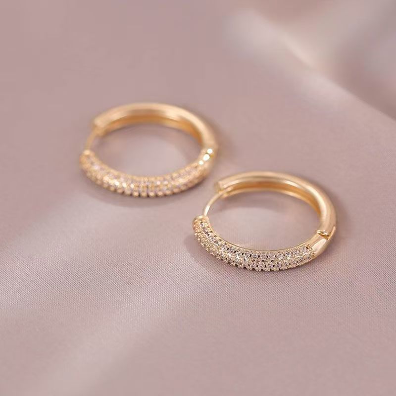Boucles d’Oreilles Géométriques Cercle en Cuivre Doré – Style Mode OL avec Zircon Incrusté | Luxe Léger Femme