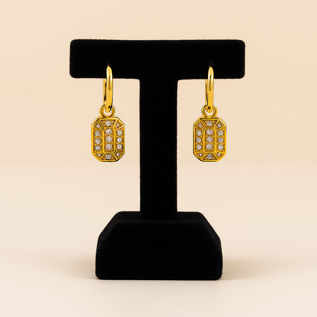 Square pendant earrings set with crystals – Gold-plated stainless steel