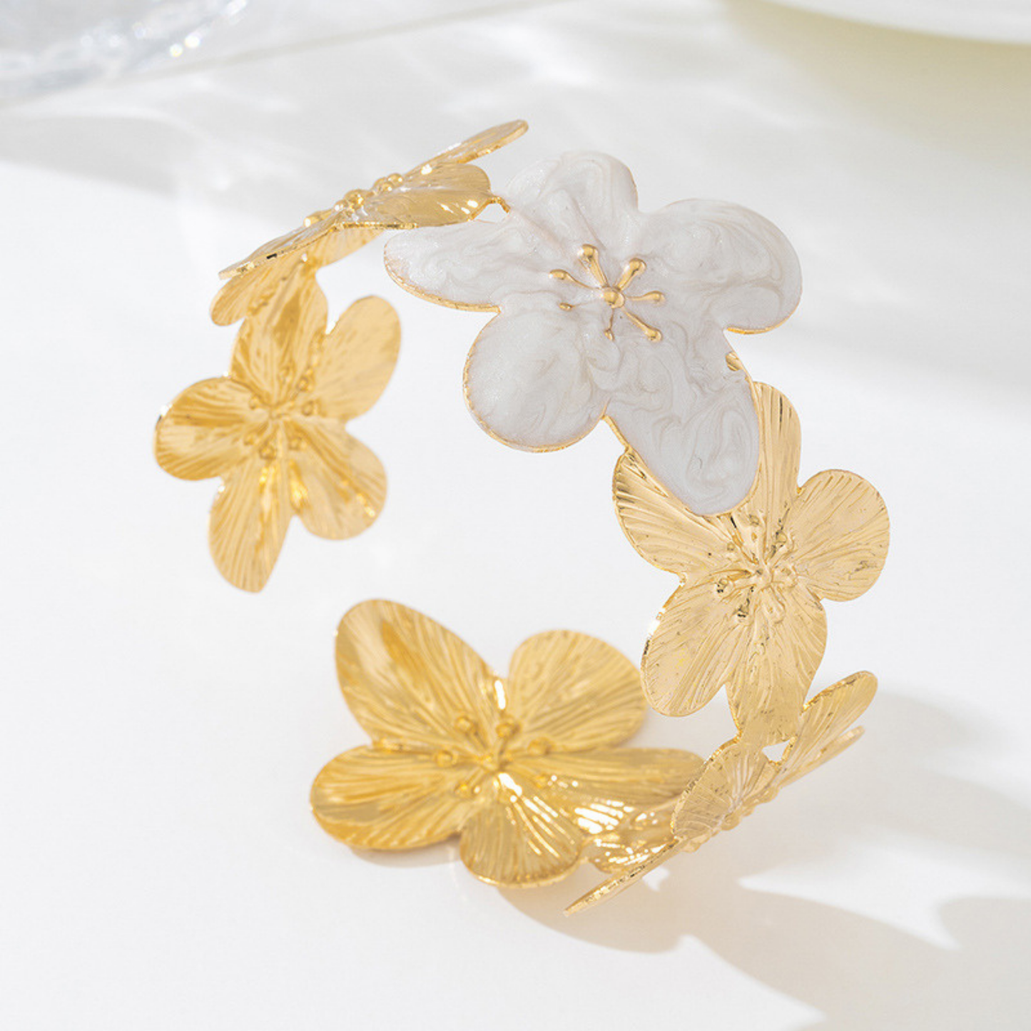 Bracelet Fleur Femme – Design Rond Plaqué en Alliage | Style Exagéré Élégant