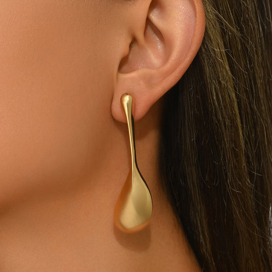 Boucles d’Oreilles Femme Design Géométrique Goutte d’Eau – Style Minimaliste et Tendance