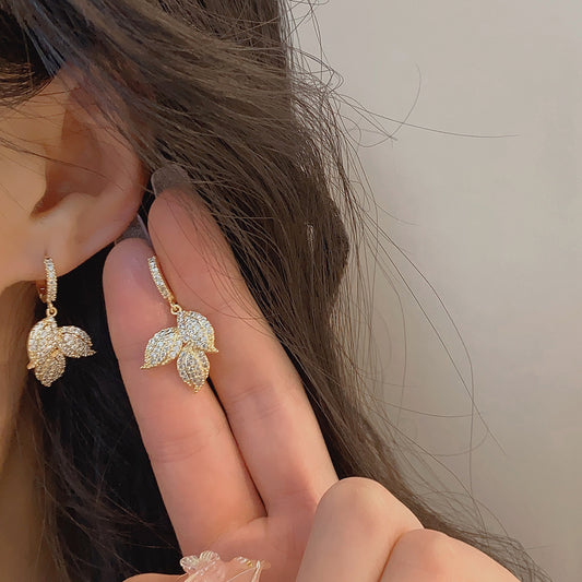 Boucles d’Oreilles Feuille Dorée Femme – Bijoux Élégants avec Zircon Brillant | Style Nature Chic
