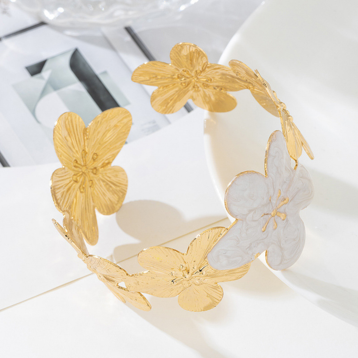Bracelet Fleur Femme – Design Rond Plaqué en Alliage | Style Exagéré Élégant